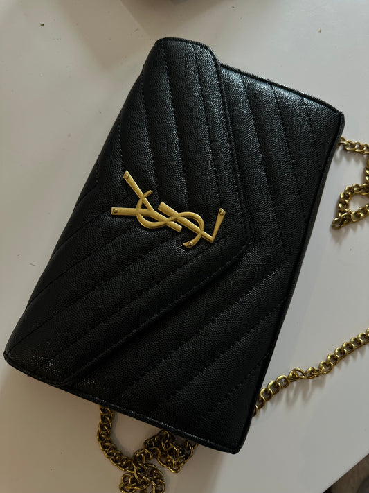 Black Mattlesse Cross body clutch Bag