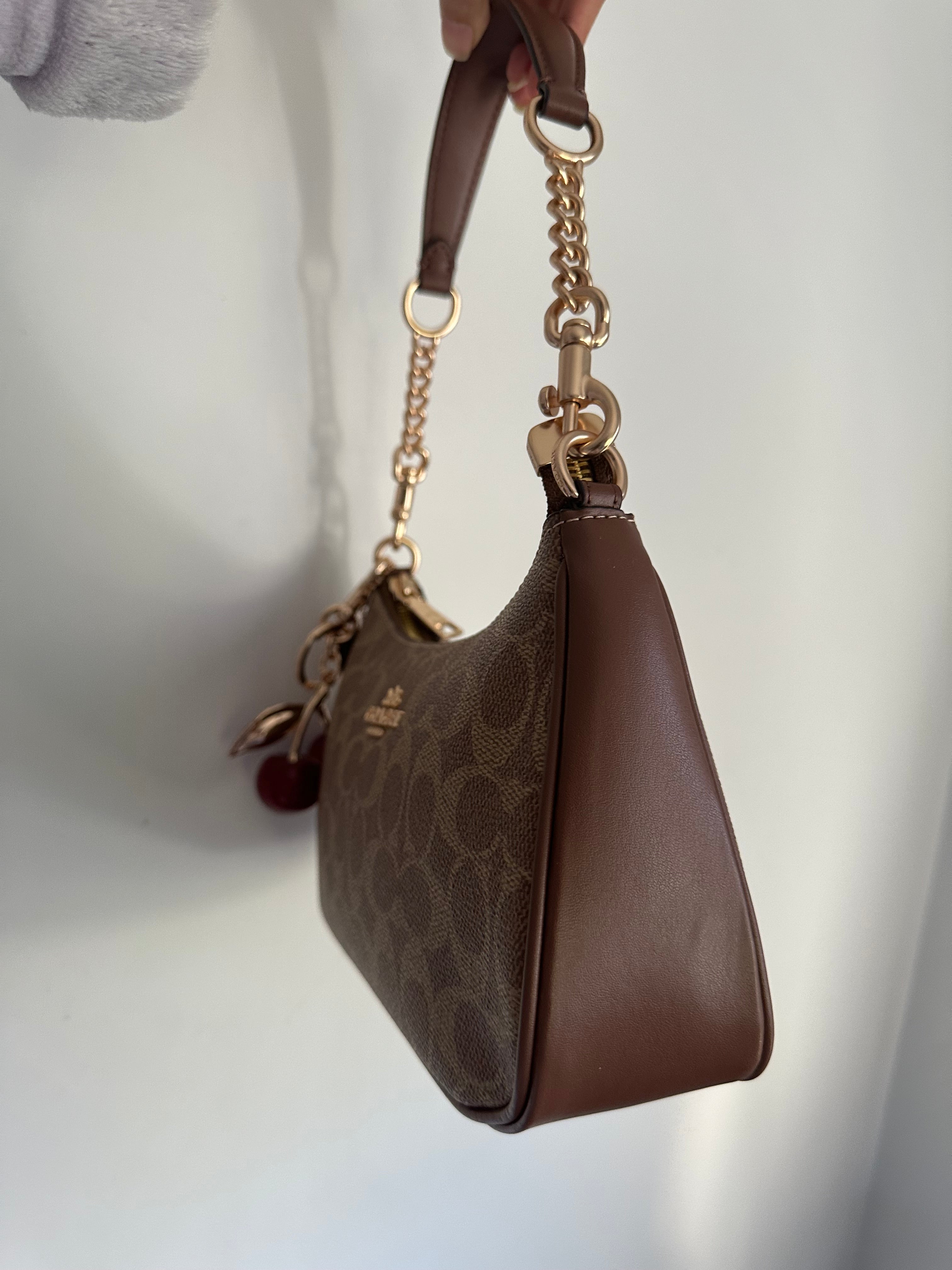 Teri Brown Shoulder bag