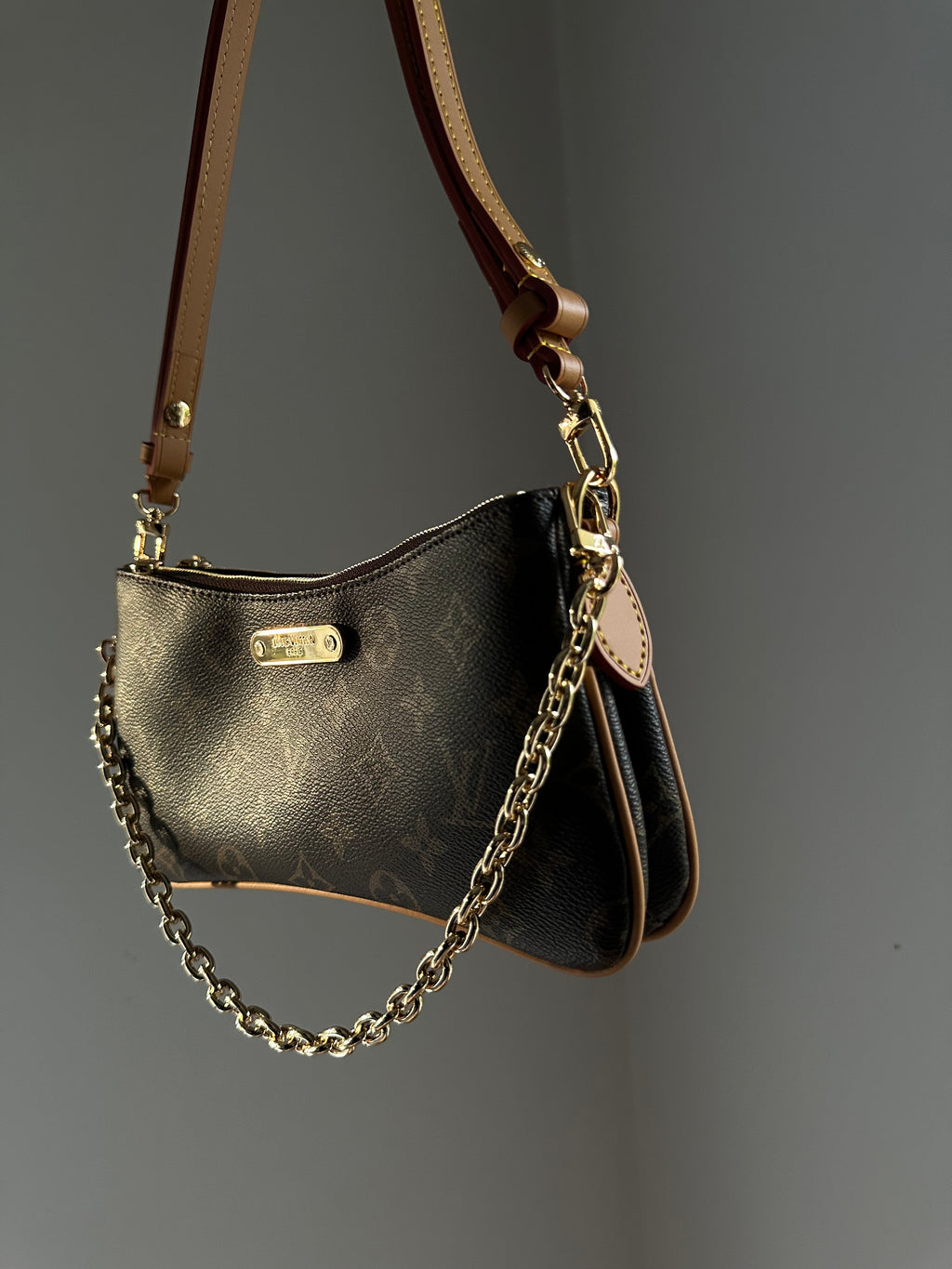 EXCLUSIVE Liv Shoulder Cross Body Chain