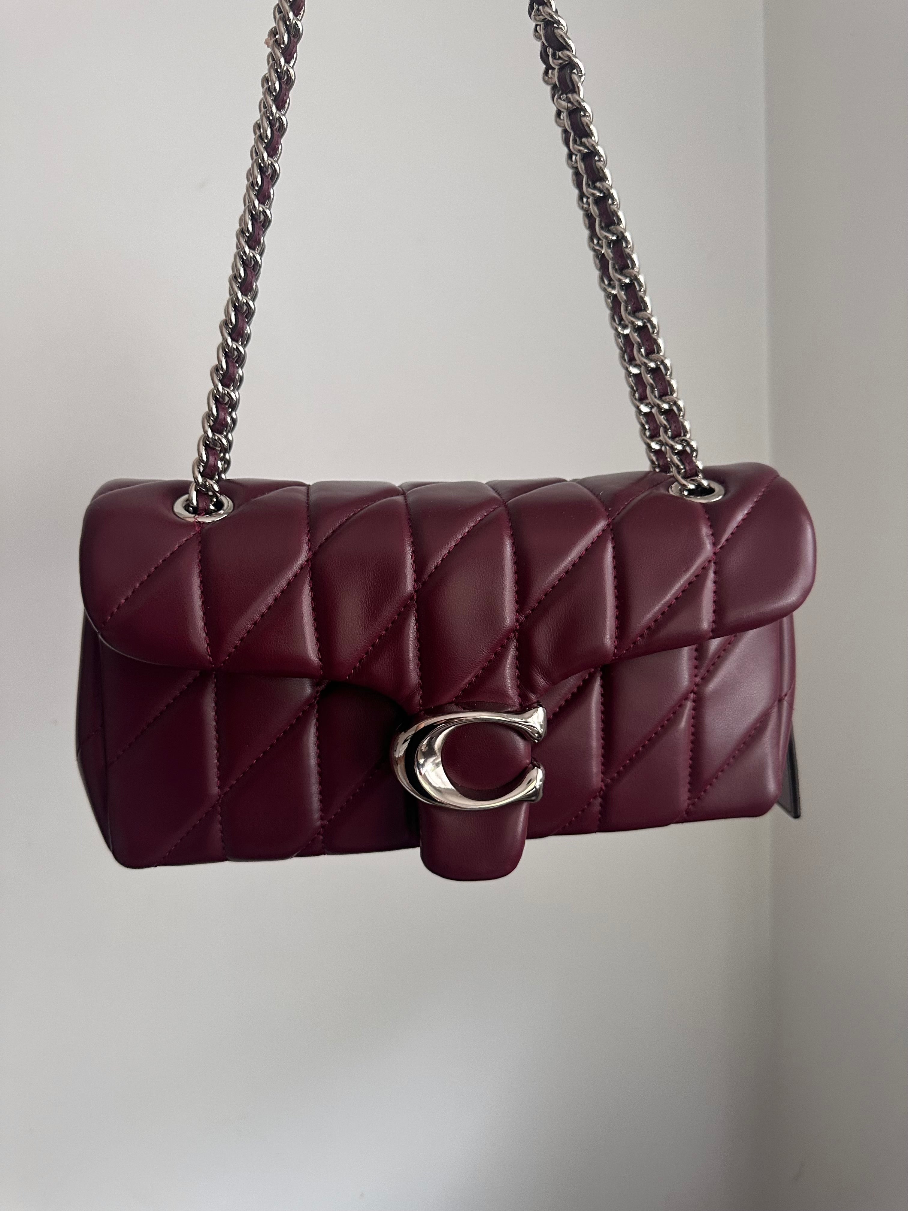 Burgundy leather Tabby 26 Charmed bag