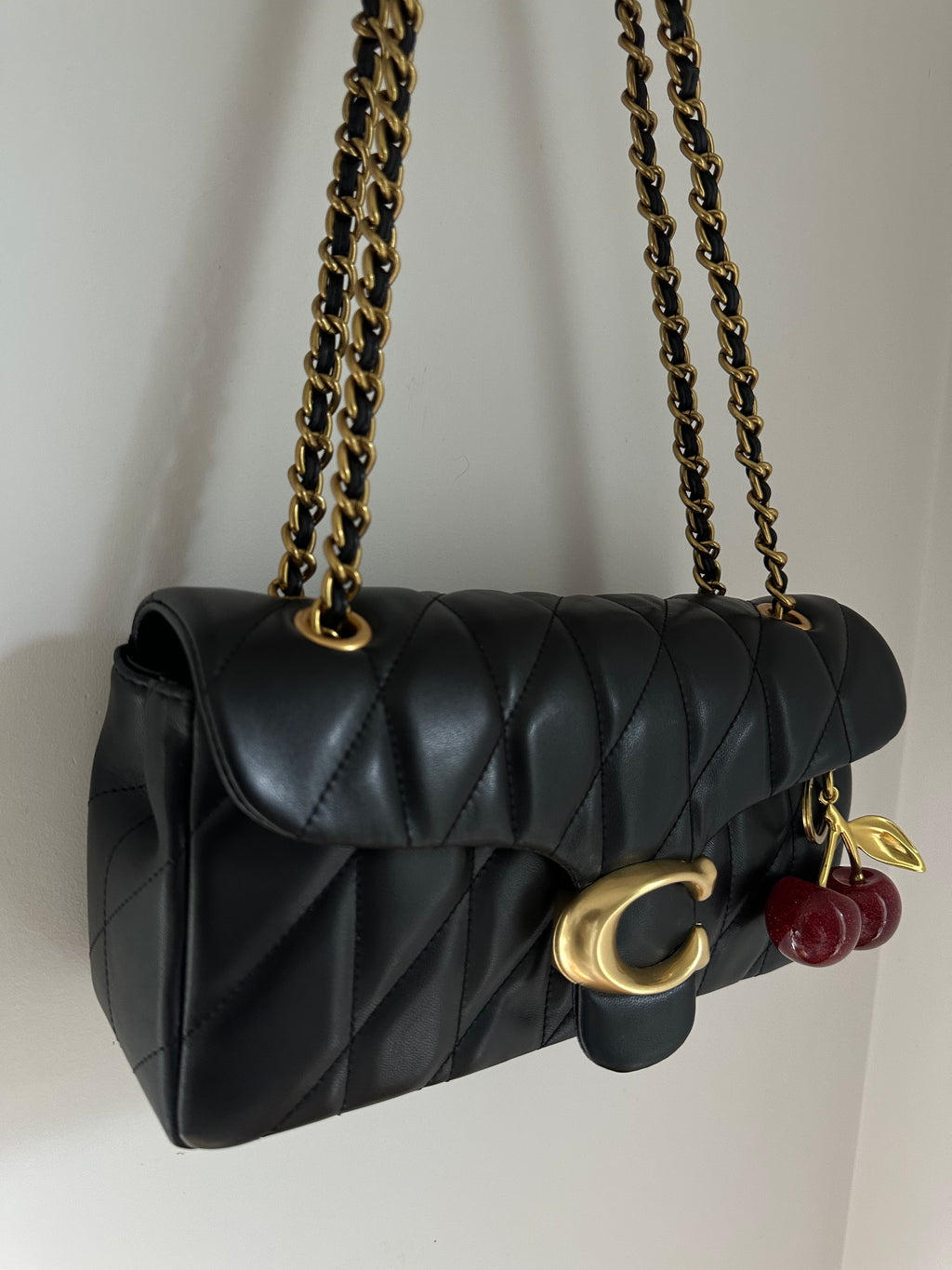 Tabby 26 Chain Shoulder Bag – Black