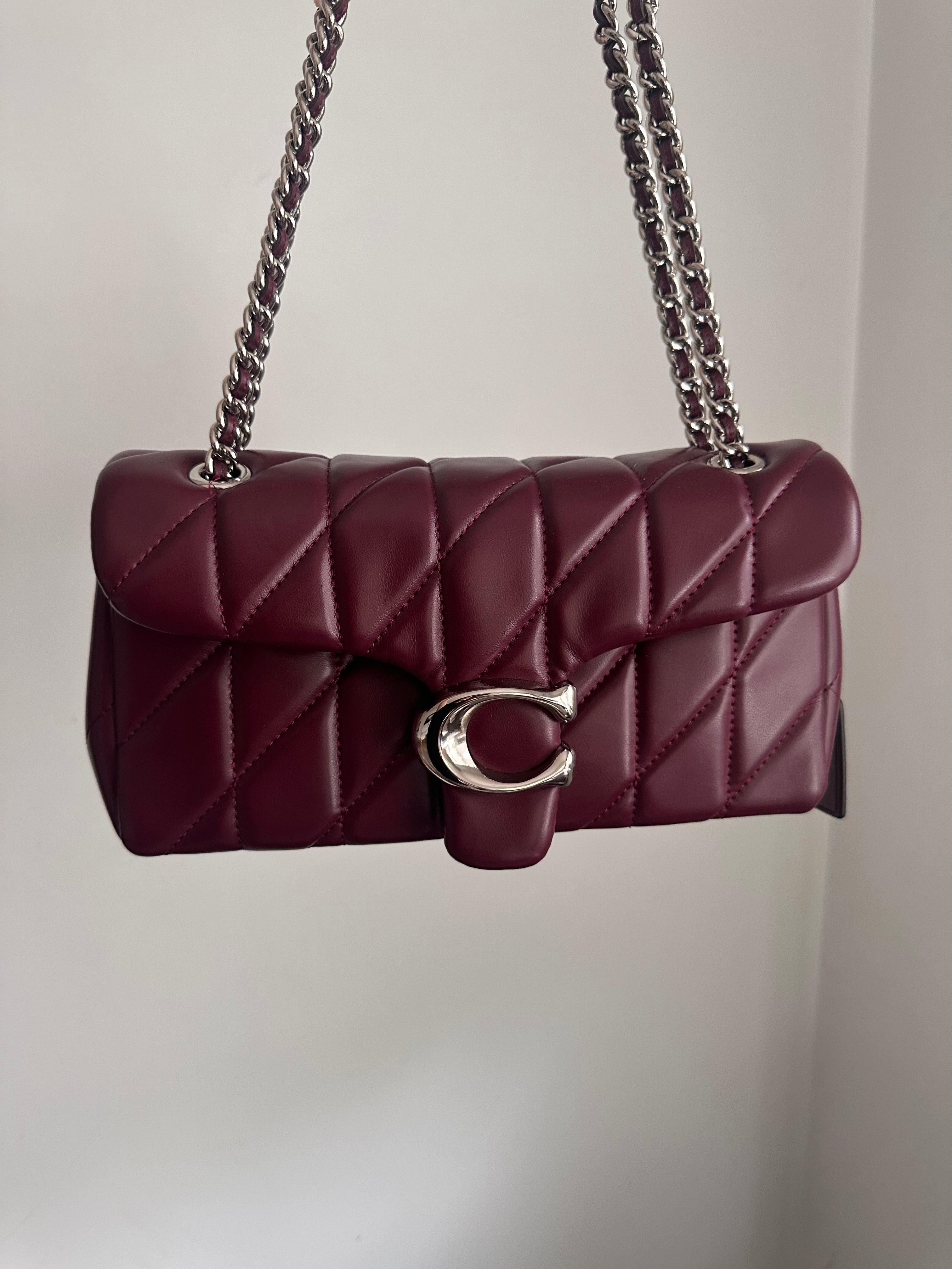 Burgundy leather Tabby 26 Charmed bag