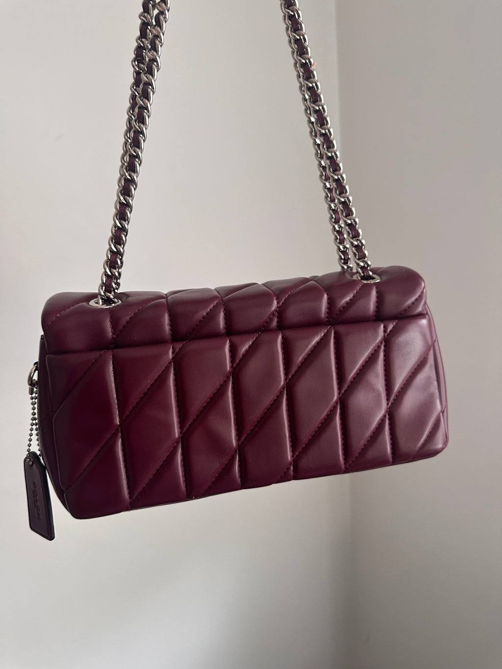 Burgundy leather Tabby 26 Charmed bag