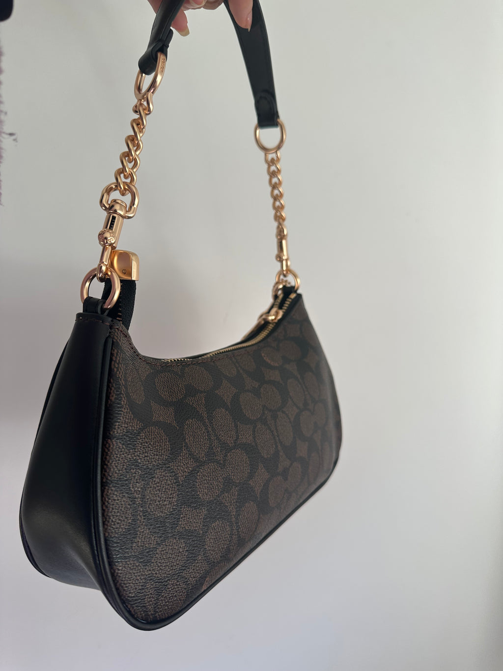 Teri Brown Shoulder Handbag